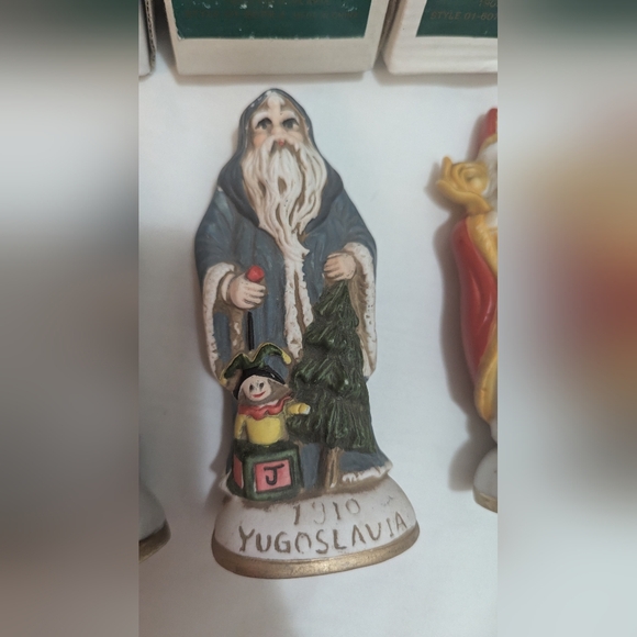 Heilig Meyer Christmas Santas from Around the World Collectable Edition Set of 5 - Picture 6 of 13